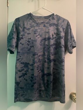 Under Armour Men’s Navy & Dark Gray Camo Short Sleeve Tee